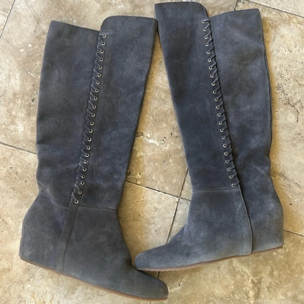 Isola gray suede knee high boots brand new. Never worn NWOT. Gray size 9